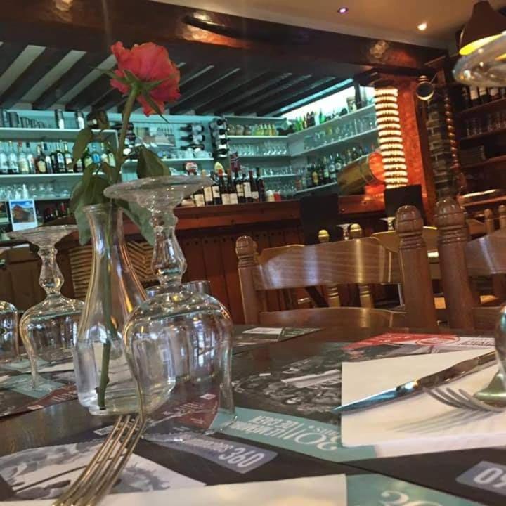 Hotellerie Normande Dozule Bagian luar foto