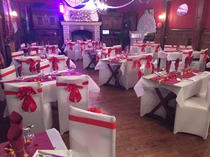 Hotellerie Normande Dozule Bagian luar foto