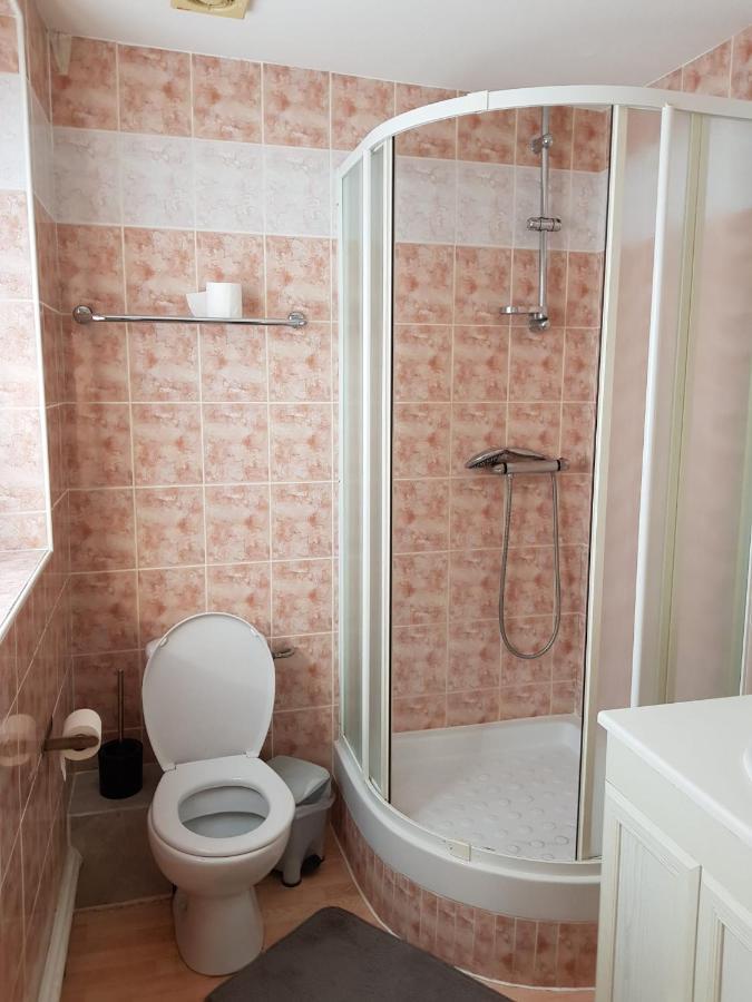 Hotellerie Normande Dozule Bagian luar foto