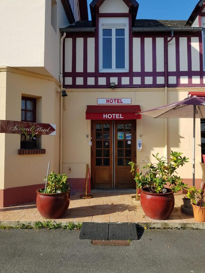 Hotellerie Normande Dozule Bagian luar foto