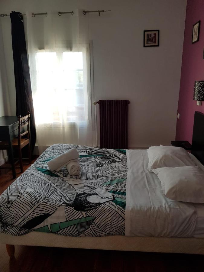 Hotellerie Normande Dozule Bagian luar foto