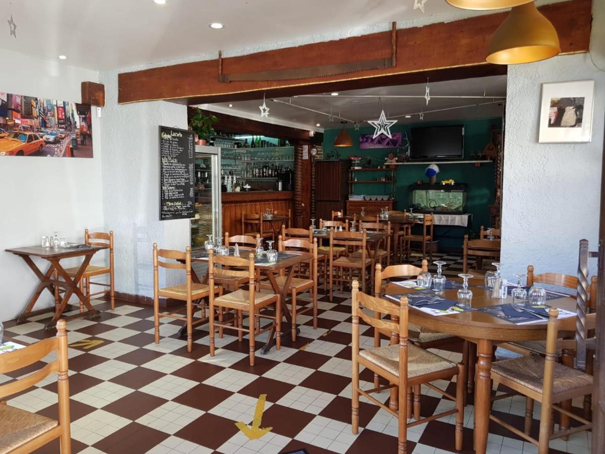 Hotellerie Normande Dozule Bagian luar foto