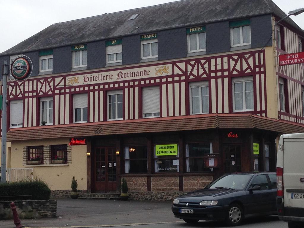 Hotellerie Normande Dozule Bagian luar foto