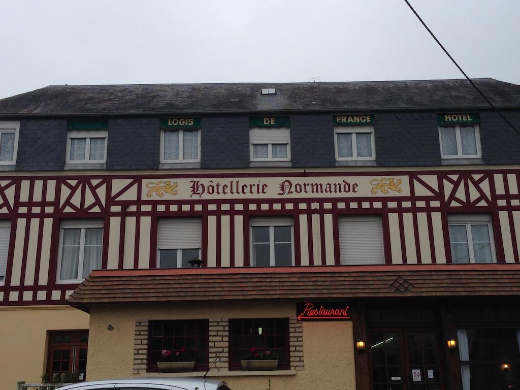 Hotellerie Normande Dozule Bagian luar foto