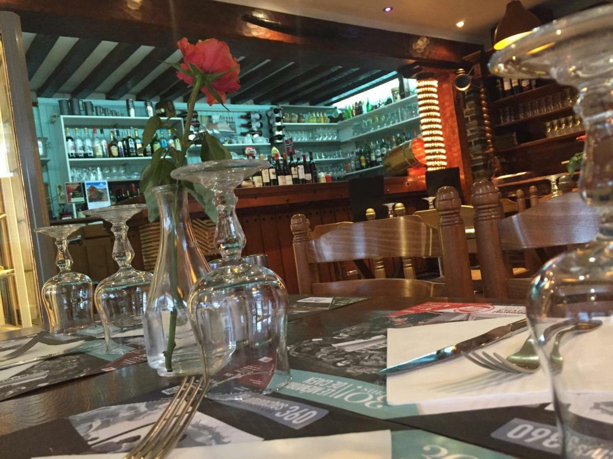 Hotellerie Normande Dozule Bagian luar foto