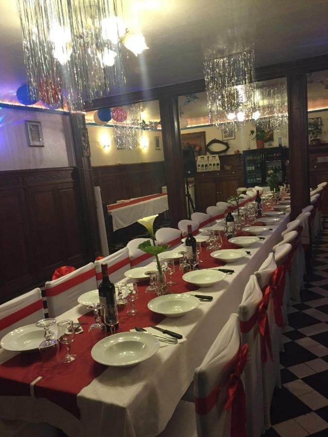 Hotellerie Normande Dozule Bagian luar foto